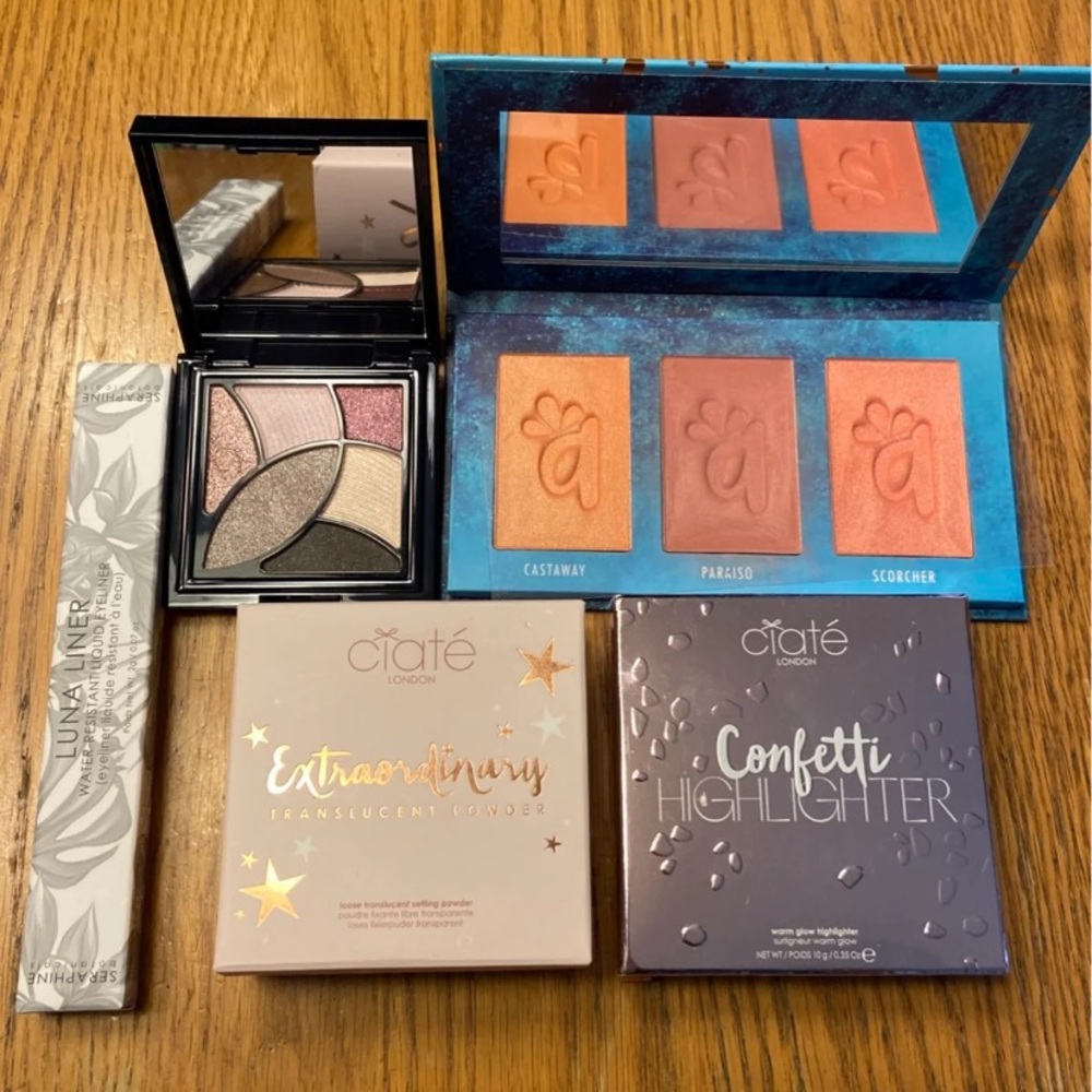 High end makeup bundle